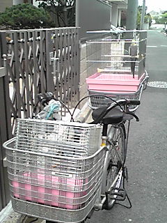 ���]�Ԃɒ��������悹�ĎU��