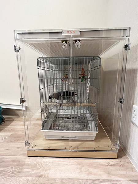 ヨウムの鳴き声防音用アクリルケース